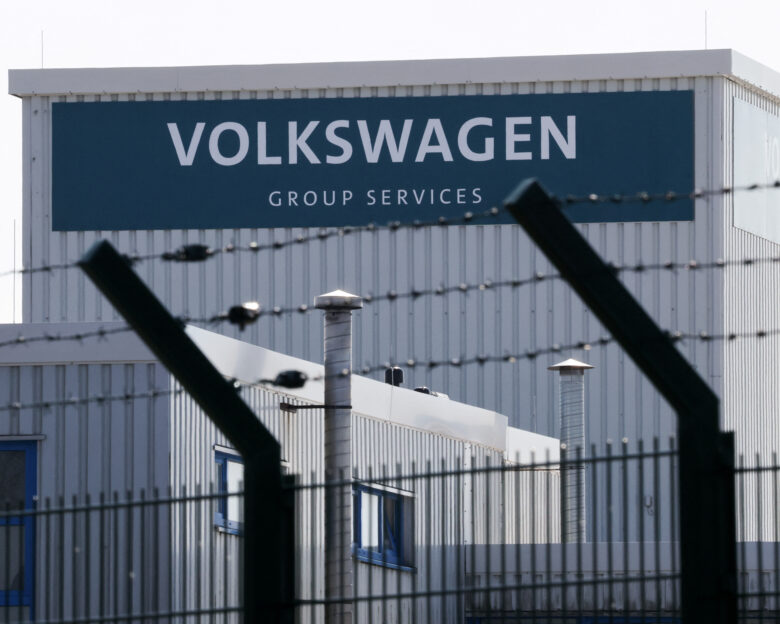 Τα κέρδη της Volkswagen μειώθηκαν κατά 40%