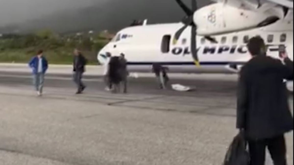 Βίντεο από την έκτακτη αποβίβαση των επιβατών από αεροσκάφος στη Μυτιλήνη