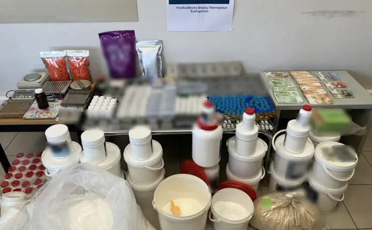 Θεσσαλία: Δύο συλλήψεις για παρασκευή και διακίνηση αναβολικών – Κατασχέθηκαν 8.000 τεμάχια αξίας 20.000 ευρώ