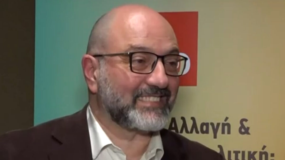 Σάκης Αρναούτογλου
