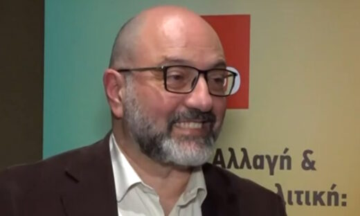 Σάκης Αρναούτογλου