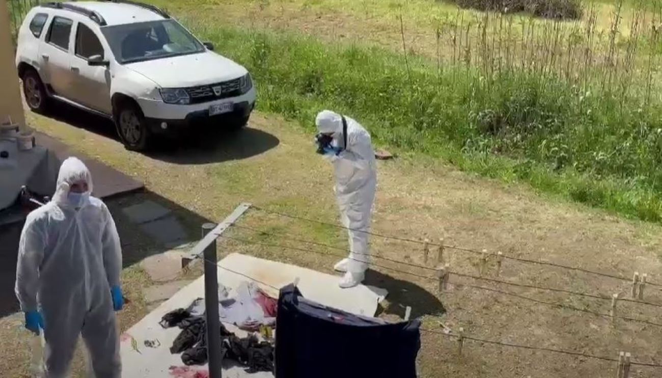 Άνδρες της Σήμανσης στην κατοικία του δολοφόνου του Γκούτσι στην Πίζα