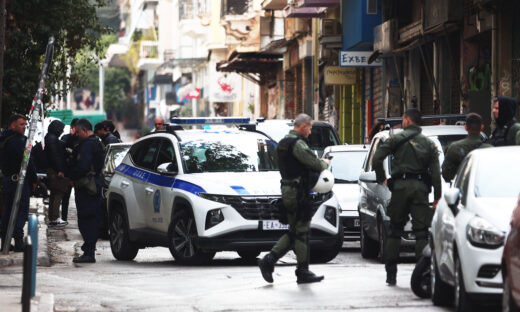 Αστυνομική επιχείρηση στον «Εξωστρεφή» στα Εξάρχεια μετά τις δηλώσεις Χρυσοχοΐδη