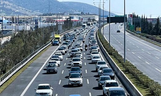 Κίνηση στην Αττική Οδό