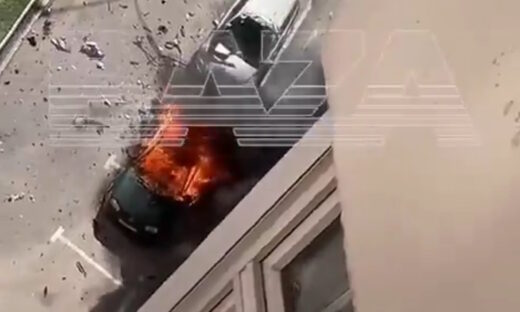 Το αυτοκίνητο που τυλίχθηκε στις φλόγες στη Ρωσία