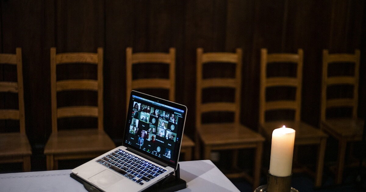Research in Britain on online forums that are being held on suicide: tens of thousands of users in the world, including children