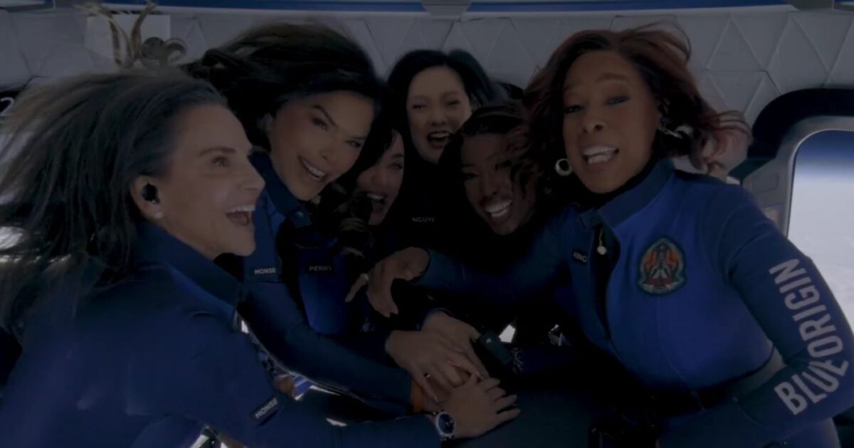 Video from the capsule that carried 6 women in space – hovering in zero gravity all smiles and poses