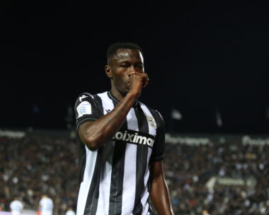 Ο Καμαρά πανηγυρίζει το γκολ του κόντρα στον Παναθηναϊκό