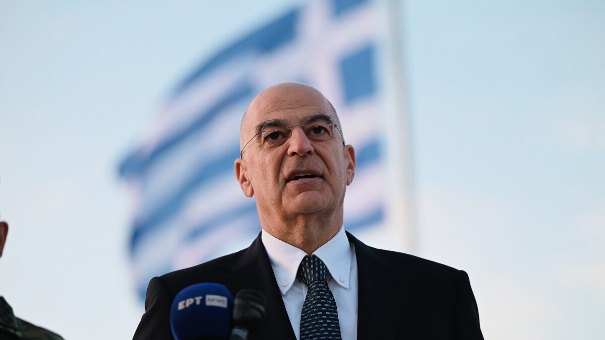 Ο Υπουργός Εθνικής Άμυνας, Νίκος Δένδιας, επισκέφθηκε την Μεγάλη Παρασκευή 18 Απριλίου 2025, το Επιτηρητικό Φυλάκιο (ΕΦ) "5" στον Έβρο, στην περιοχή ευθύνης της XVI M
(ΕΥΑΓΓΕΛΟΣ ΚΑΡΑΪΣΚΟΣ
