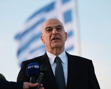Ο Υπουργός Εθνικής Άμυνας, Νίκος Δένδιας, επισκέφθηκε την Μεγάλη Παρασκευή 18 Απριλίου 2025, το Επιτηρητικό Φυλάκιο (ΕΦ) "5" στον Έβρο, στην περιοχή ευθύνης της XVI M
(ΕΥΑΓΓΕΛΟΣ ΚΑΡΑΪΣΚΟΣ