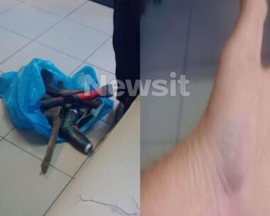 Μία σακούλα με εργαλεία και ένα χέρι