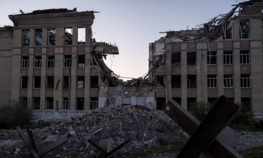 Κατεστραμμένο κτίριο στο Ντόνετσκ
