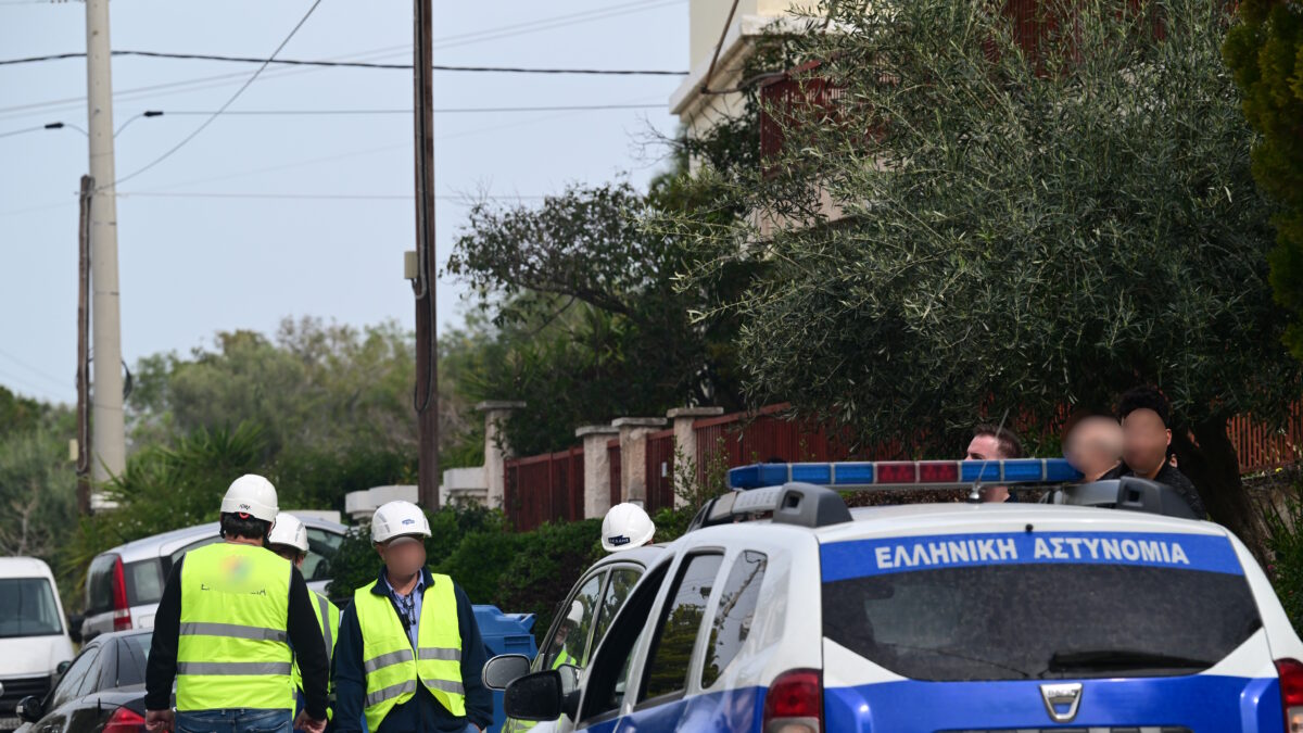Περιπολικό στο δρόμο
