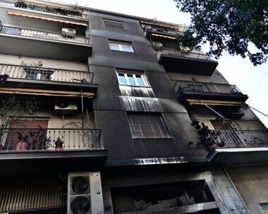 Επίθεση με μολότοφ στα Εξάρχεια