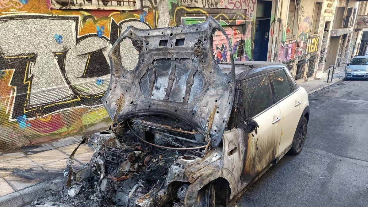 Επίθεση με μολότοφ στα Εξάρχεια