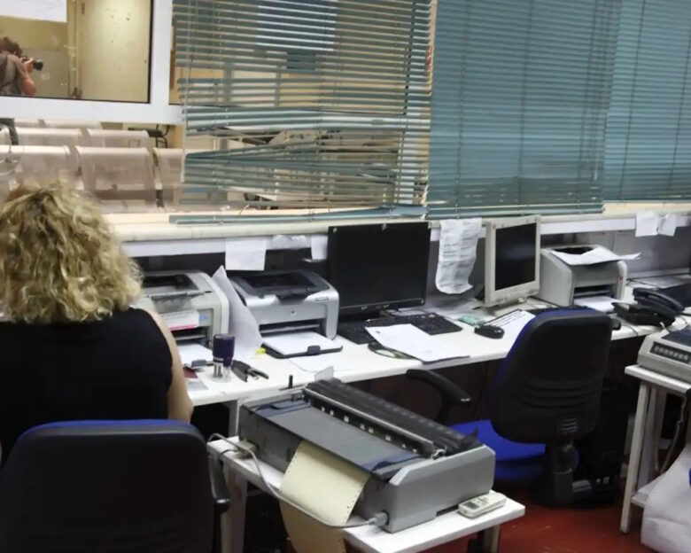 Δημοσκόπηση Pulse: Επτά στους δέκα λένε ναι στην άρση μονιμότητας στο Δημόσιο – Στις 15,5 μονάδες η διαφορά ΝΔ με ΠΑΣΟΚ και Πλεύση Ελευθερίας