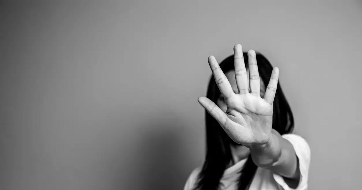 Ηράκλειο: Ελεύθερη υπό όρους η 17χρονη που κατηγορείται ότι προσπάθησε να πνίξει την 20χρονη σύντροφό της