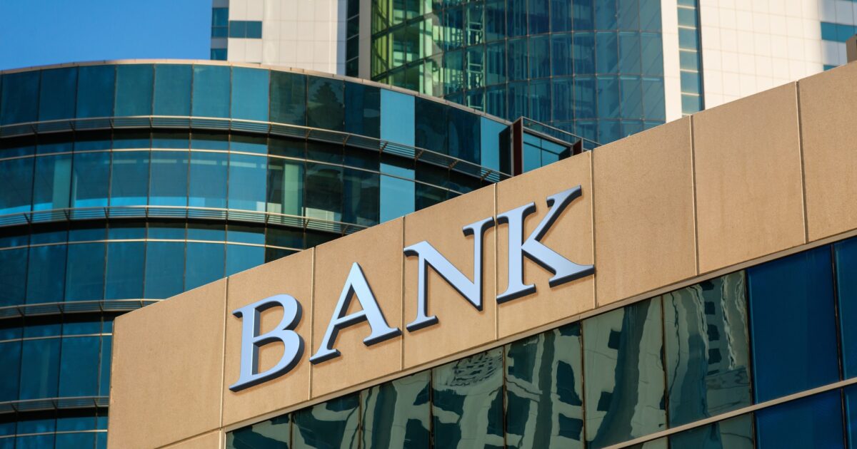 The IMF’s “microscope” is set by Greek banks