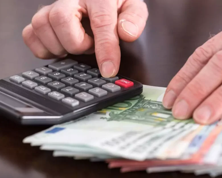 Στο κράτος και στους μεγάλους κλάδους τα «κλειδιά» για την εξάπλωση των συλλογικών συμβάσεων και αυξήσεων