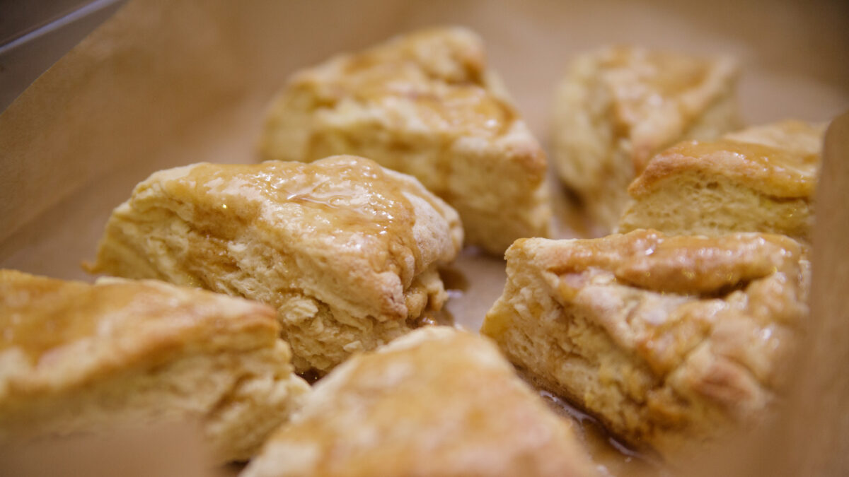 Scones με γλάσο λεμονιού