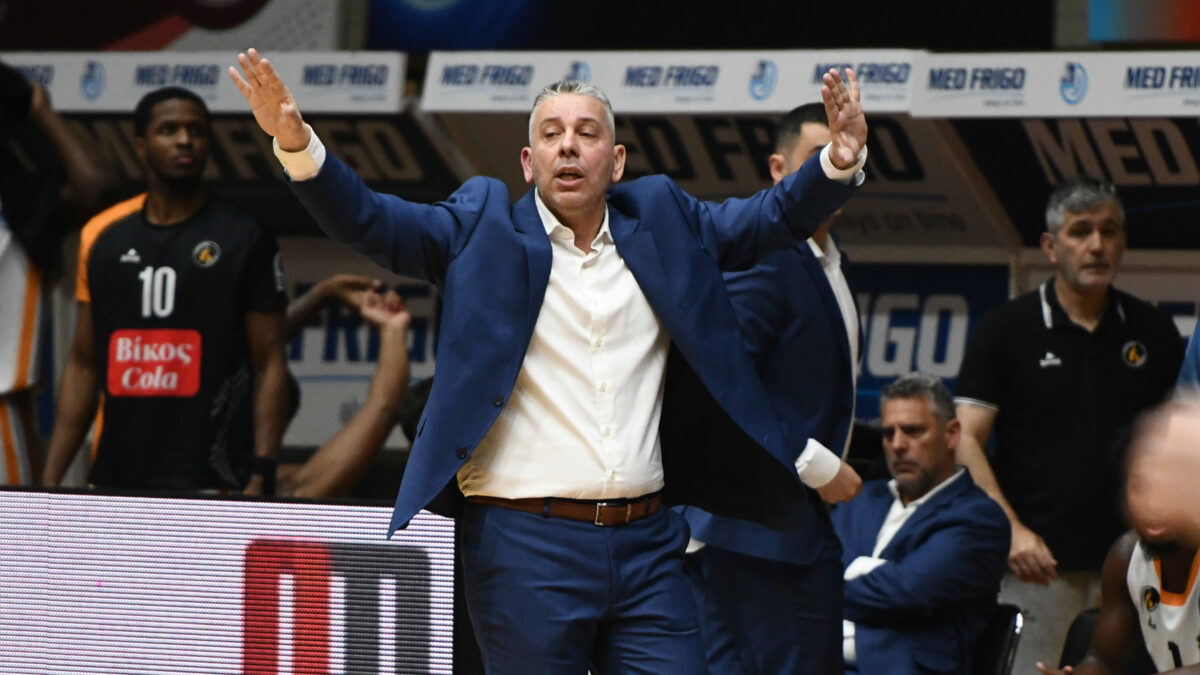 Ο Ηλίας Παπαθοεδώρου
