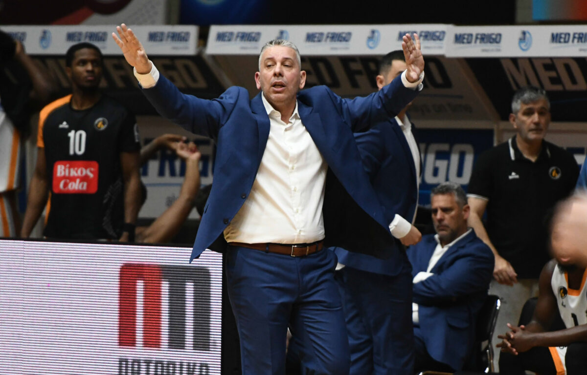 Ο Ηλίας Παπαθοεδώρου