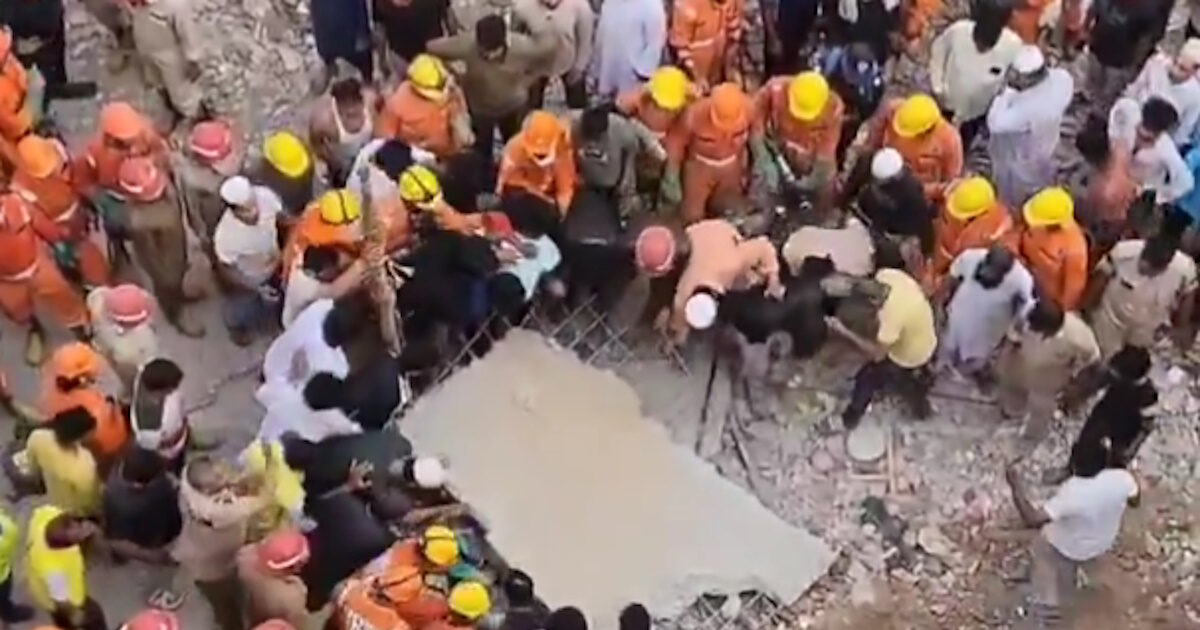 India: 11 dead from a building collapse in a suburb in New Delhi between three children