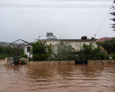 Πλημμύρες από την καταρρακτώδη βροχή στα Χανιά