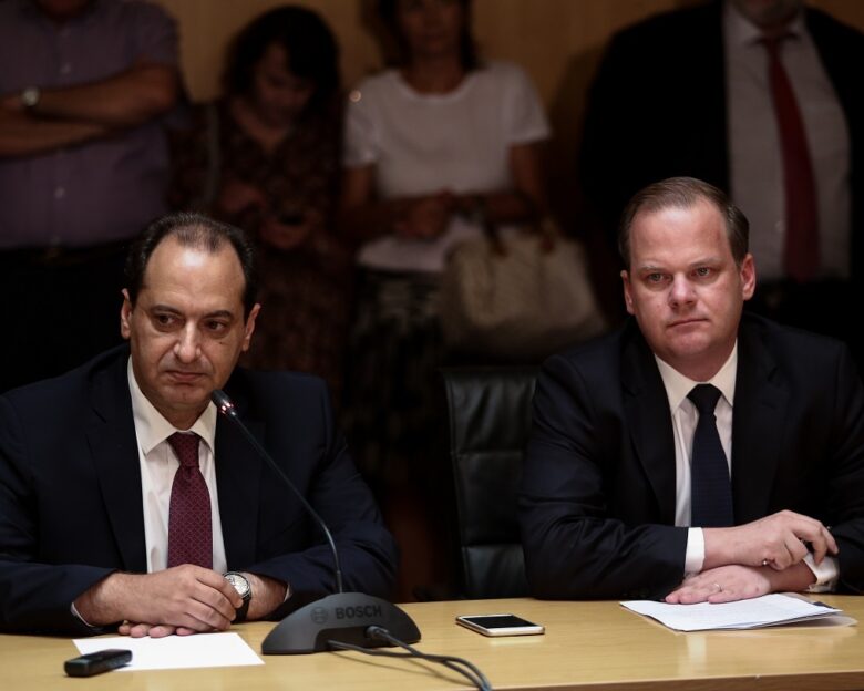 Στρατηγικό δίλημμα ΝΔ για Καραμανλή  μπορεί και το πλημμέλημα να οδηγήσει σε φυλακή;  ο Χατζηβασιλείου όμηρος του ισπανικού μπλακ άουτ  που δεν άρεσε στον Γκουτιέρες η ταινία «Κονκλάβιο»