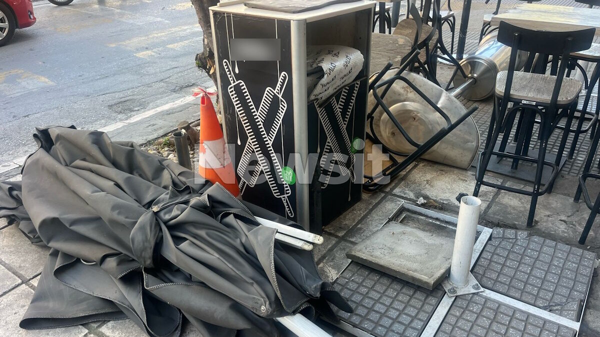 Η ομπρέλα από το κατάστημα της Θεσσαλονίκης