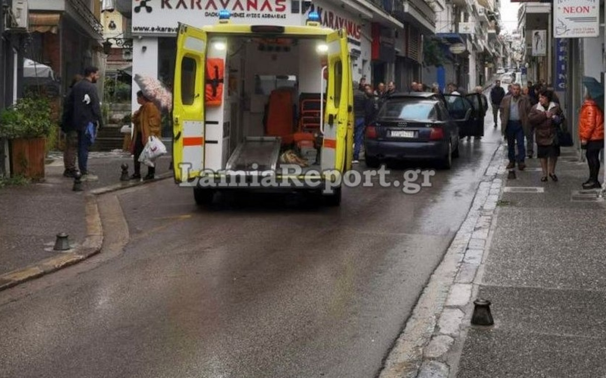Το ασθενοφόρο στη Λαμία