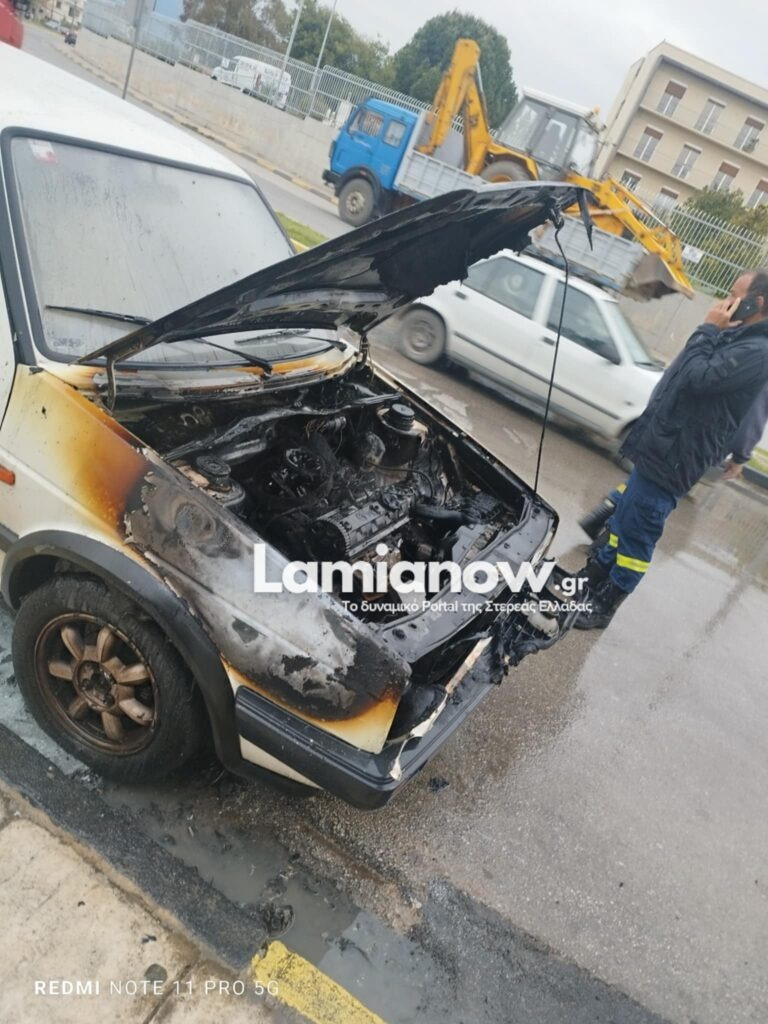 Κάηκε η μηχανή ενός αυτοκινήτου