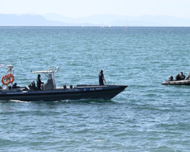 Αεροπορική επίδειξη παρουσία του υπουργού Άμυνας Νίκου Δένδια και με τη συμμετοχή όλων των τύπων των Αεροσκαφών της Πολεμικής Αεροπορίας, των Ομάδων Αεροπορικών Επιδείξεων Μεμονωμένου Αεροσκάφους F-16 "Ζευς", T-6A "Δαίδαλος" και του επετειακού αεροσκάφους Spitfire καθώς και πολιτικών αεροσκαφών των εταιριών "Sky Express" και "Aegean Airlines", στα πλαίσια του εορτασμού του Προστάτη της Πολεμικής Αεροπορίας Αρχαγγέλου Μιχαήλ, στον Φλοίσβο του Παλαιού Φαλήρου, Κυριακή 5 Νοεμβρίου 2023.
(ΤΑΤΙΑΝΑ ΜΠΟΛΑΡΗ