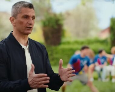 Ο Ραζβάν Λουτσέσκου