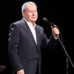 Μανώλης Μητσιάς