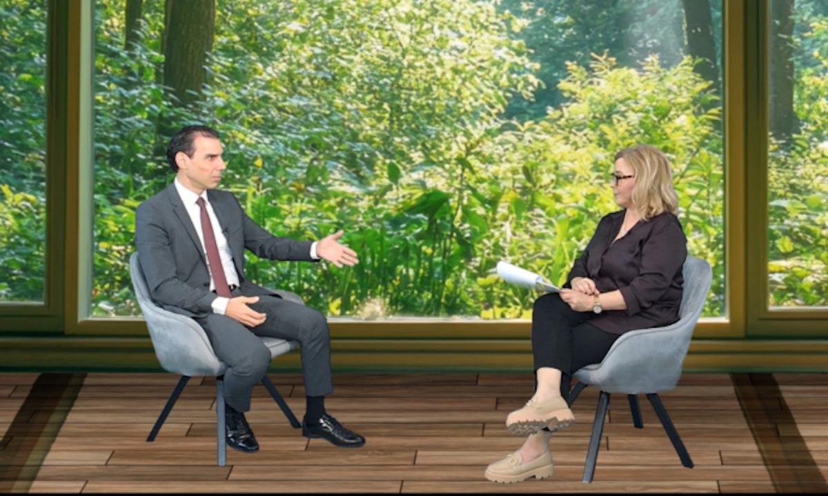 O υφυπουργός Υγείας, Μάριος Θεμιστοκλέους και η δημοσιογράφος Γιάννα Σουλάκη