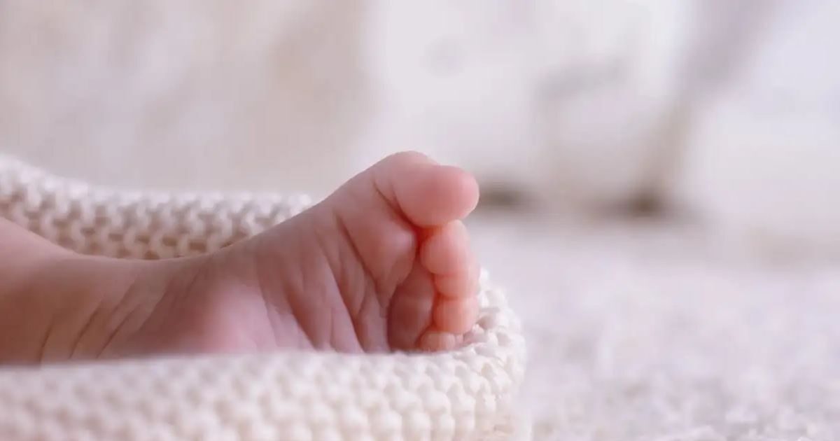 Britain: Born first baby from mother with transplanted uterus