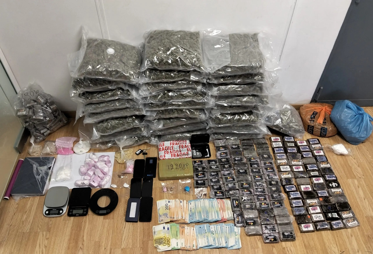 Η αστυνομία συνέλαβε έναν άνδρα για διακίνηση ναρκωτικών