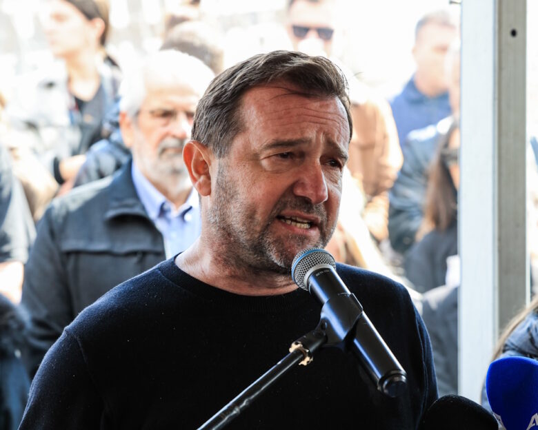 Νίκος Πλακιάς: «Τι έγινε ρε παιδιά; Άνθρακας ο θησαυρός; Δυο χρόνια τώρα ψέματα;»