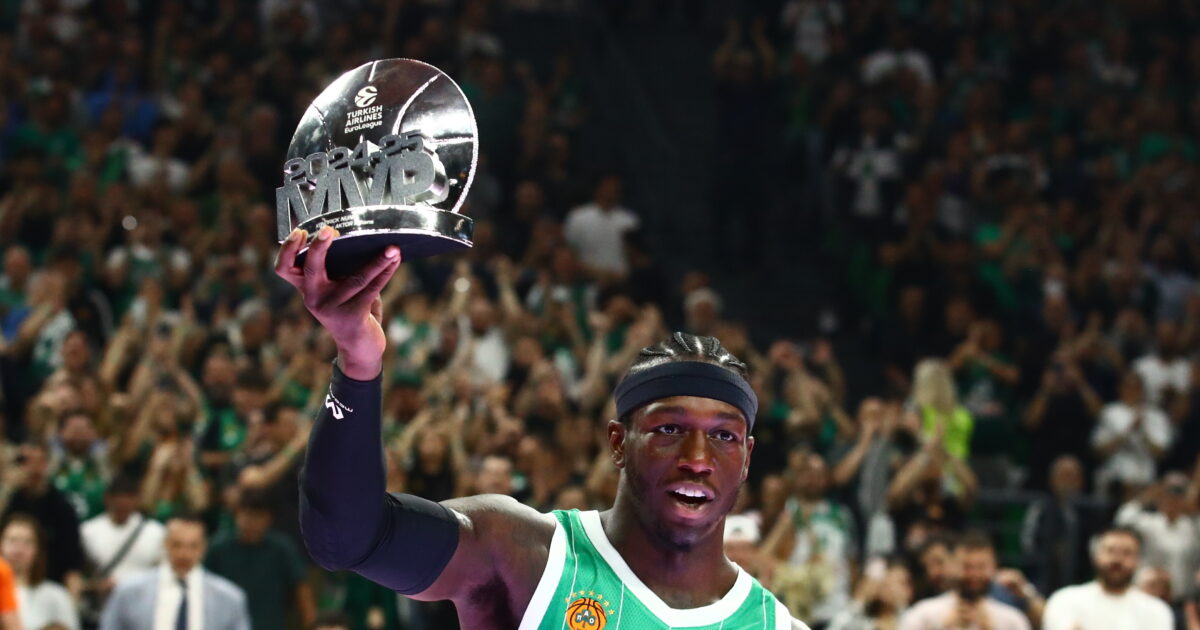 Cereic Nan was photographed with the awards he won at Euroleague