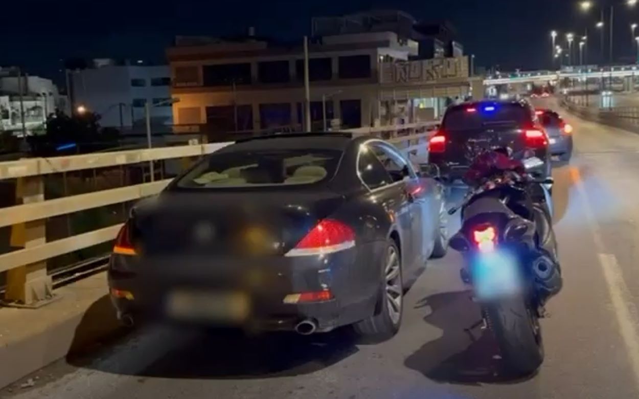 Αστυνομικοί της Τροχαία, επιτηρούσαν το όχημα σε όλη την πορεία του