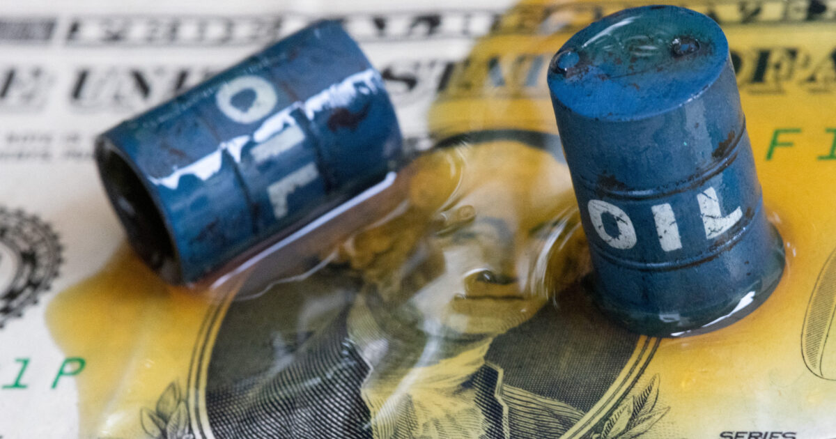 Dip in oil price as the US and China trade dispute escalates