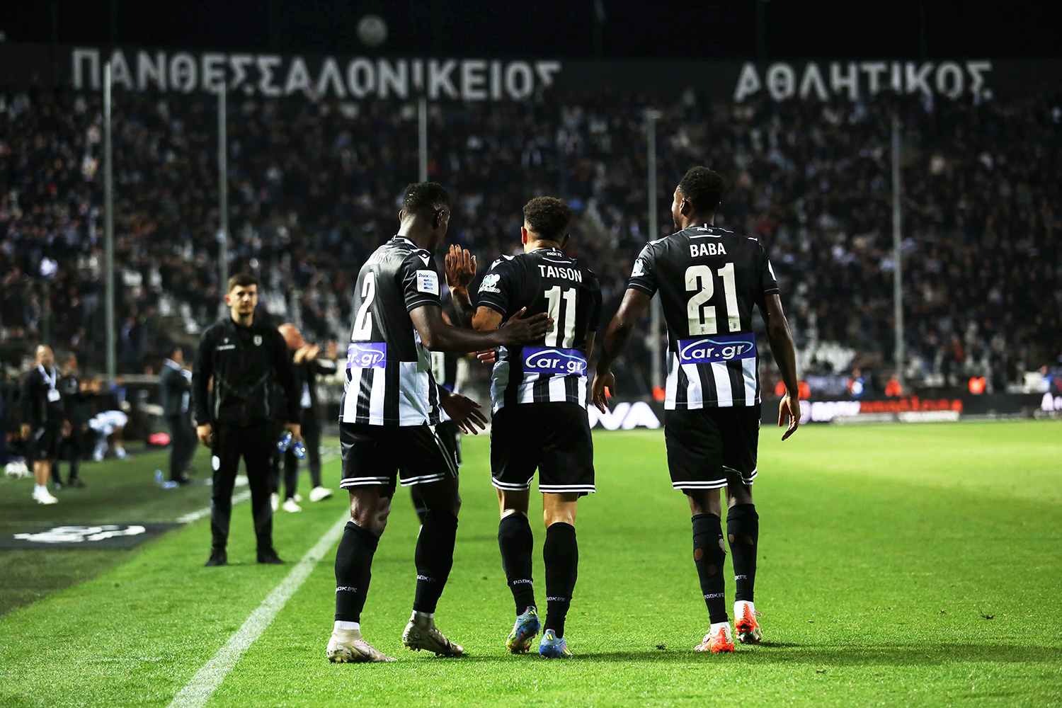 Super League: ΠΑΟΚ και Ολυμπιακός έβαλαν «φωτιά» στη βαθμολογία για τη δεύτερη θέση των πλέι οφ – Δείτε φάσεις και γκολ