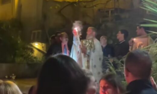 Παπάς βάζει φωτιά στο δυναμιτάκι
