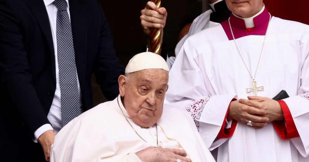 Pope Francis: Pontiff’s blessings from “Papa Mobile”, his Easter message and reference to Gaza Christians