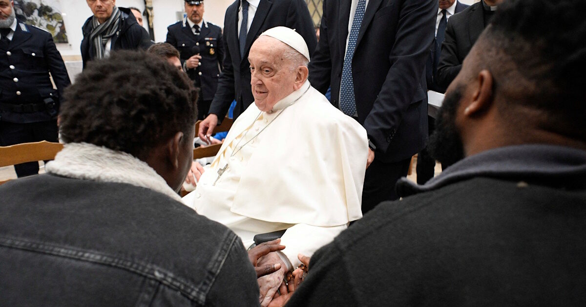 Pope Francis wants to attend Easter in St. Peter