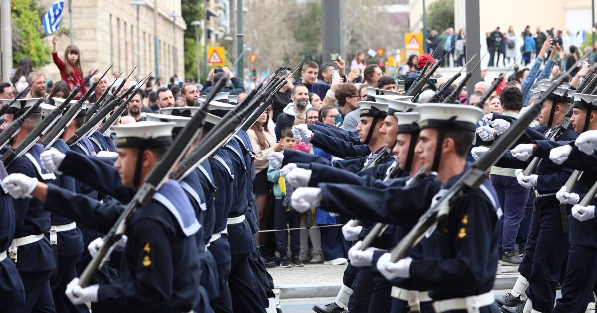 Navy: 20 days in prison to students who shouted a slogan against Turkey at the March 25 parade