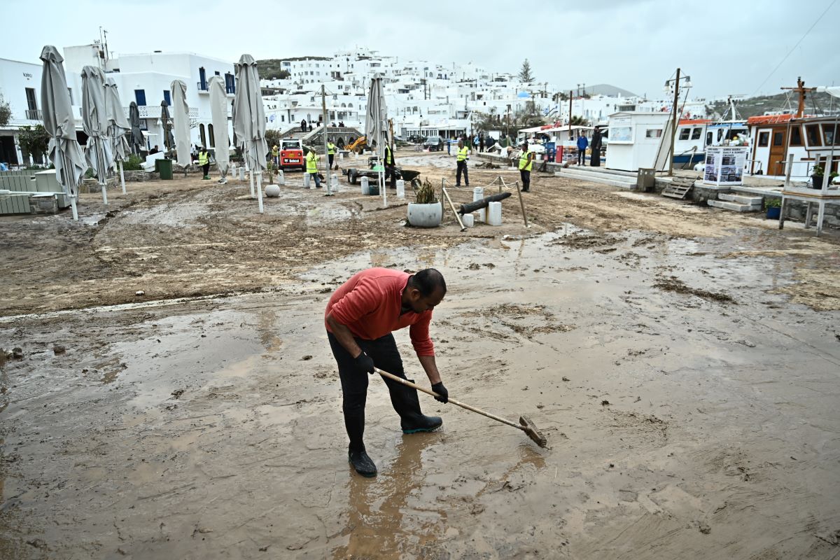 Πνίγηκε στα λασπόνερα η Παρος