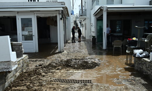 Καταστροφές από τις πλημμύρες στο νησί της Πάρου