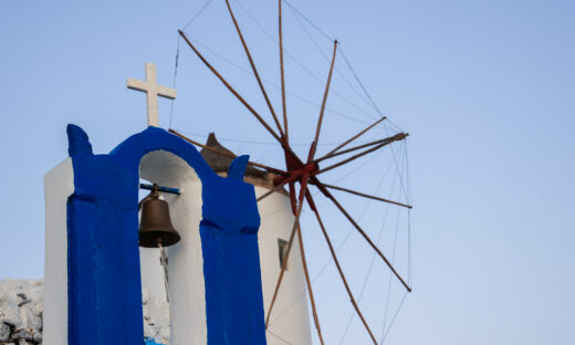 Καμπαναριό με λιακάδα